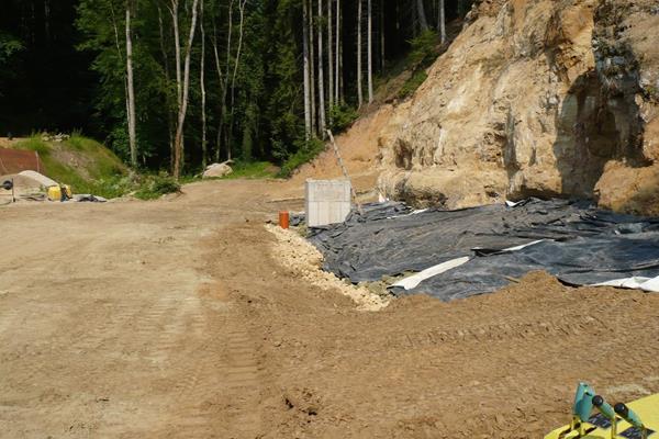 Réalisation du drainage avant le captage de Fielsbour et couverture de protection (provisoire) de l'étanchéité en argile